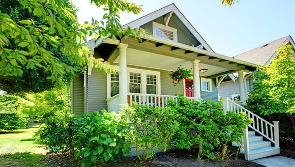 5 Tips for Selecting the Right Exterior Paint Color